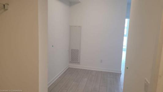 55 DUKE STREET, Kitchener, Ontario N2H 0C9, Canada