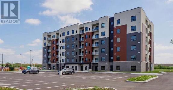 4785 WALKER ROAD, Windsor, Ontario N9G 0E3, Canada