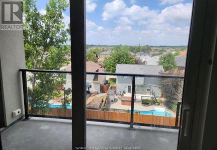 4785 WALKER ROAD, Windsor, オンタリオ N9G 0E3, カナダ