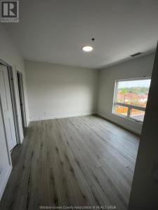 4785 WALKER ROAD, Windsor, オンタリオ N9G 0E3, カナダ