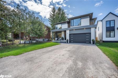 46 TYNDALE ROAD, Barrie, Ontario L4N 7T1, Kanada