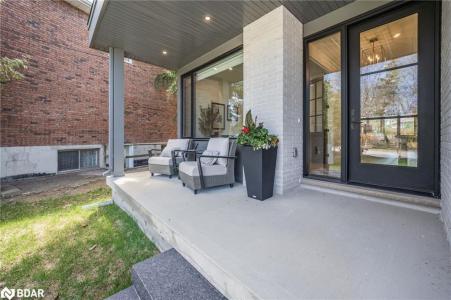 46 TYNDALE ROAD, Barrie, Ontario L4N 7T1, Kanada