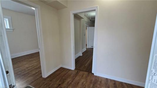 25 BRIDGEPORT ROAD E, Waterloo, Ontario N2L 2Y2, Canada