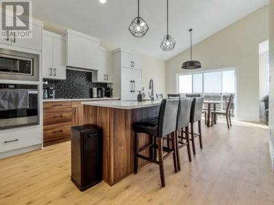 1108 COALBROOK PLACE WEST, Lethbridge, Alberta T1J 5W7, Canadá