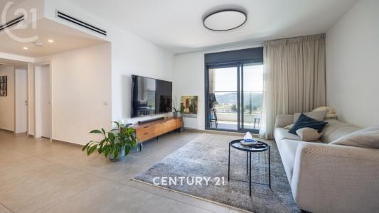 השקד, מבשרת ציון, Israel