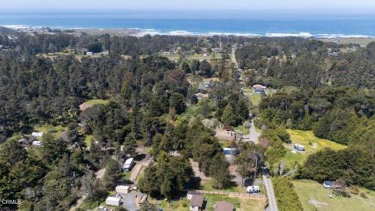 32625 Happy Lane, Fort Bragg, California 95437