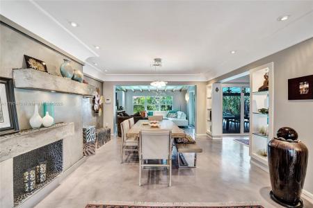 2213 NE 17th Ave, Wilton Manors, Florida 33305, USA