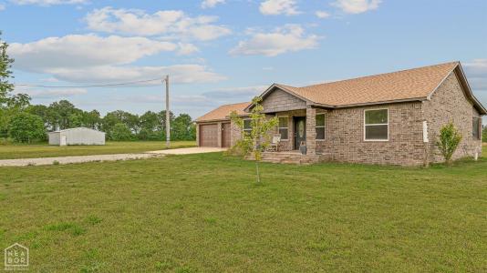17603 Barry Lane, Trumann, Arkansas 72472, USA
