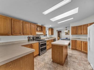 679 PERCIVAL ST 265, North Salt Lake, יוטה 84054, ארצות הברית של אמריקה