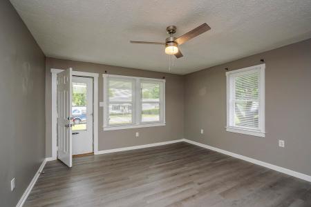 121 Oak Street, Berea, Kentucky 40403, HOA KỲ