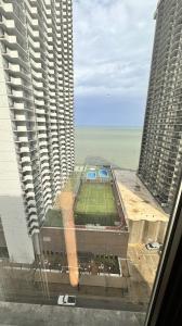 6030 N Sheridan Road 1708, Chicago, Illinois 60660