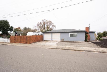 871 E D Street, Oakdale, California 95361, Estados Unidos