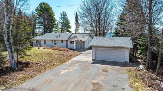 3576 Gay Lac La Belle, Lake Linden, 密西根州 49945, 美國