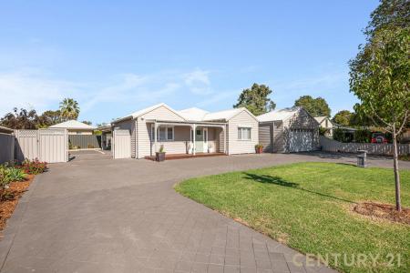 6 Field Avenue, Redcliffe, WA 6104, Australia