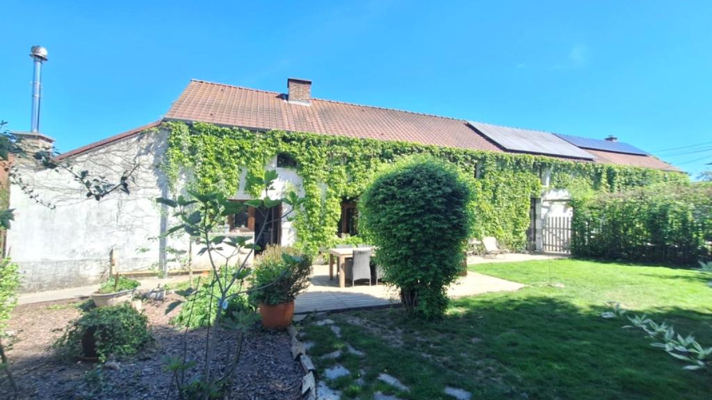 Rue de la Chapelle, 18, Sars-la-buissiere, 6542, Belgien
