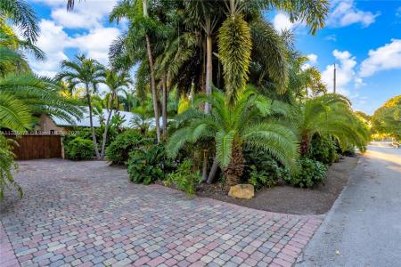 9 Bass Ave, Key Largo, Florida 33037, USA