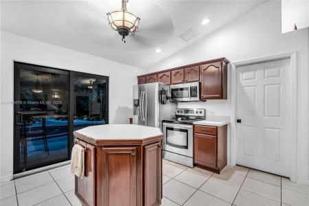 9 Bass Ave, Key Largo, Florida 33037