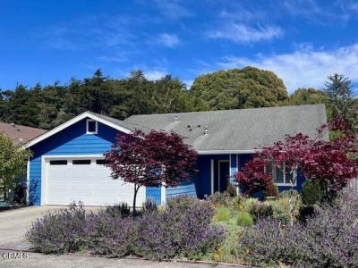 210 Hocker Lane, Fort Bragg, California 95437