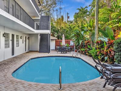 215 NE 16th Ave , 203, Fort Lauderdale, Florida 33301, USA