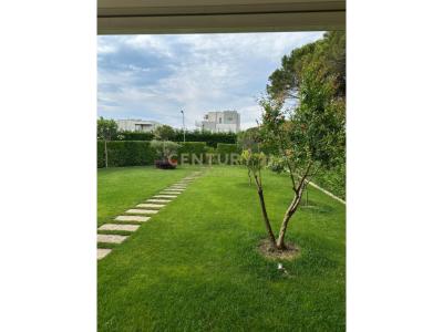 Gjiri I Lalzit, Durrës, Albania