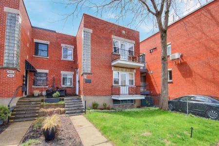 10248-10250 Av. Péloquin, Montréal (Ahuntsic-Cartierville), Quebec H2C 2J8, Canada
