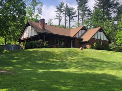 359 Boyce Dr., Chester, WV 26034, USA