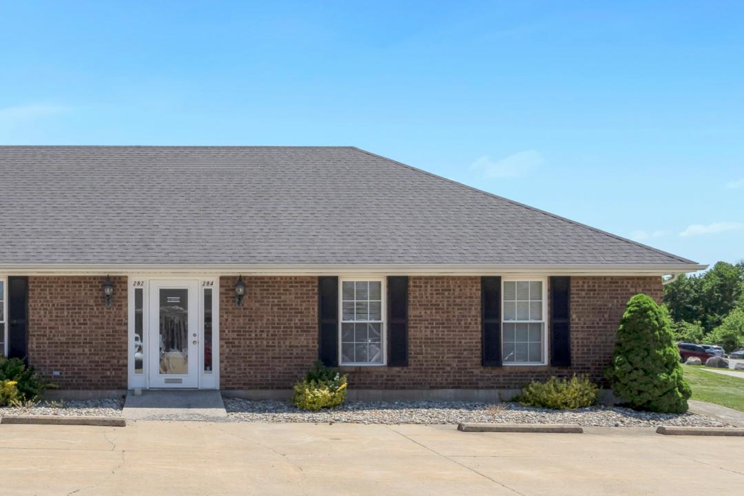 284 Southwoods Drive, Columbia, Illinois 62236, USA