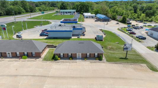 284 Southwoods Drive, Columbia, Illinois 62236, USA