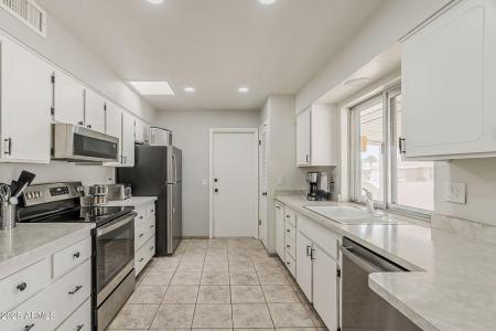 9814 W LONG HILLS DRIVE, Sun City, Arizona 85351, États-Unis