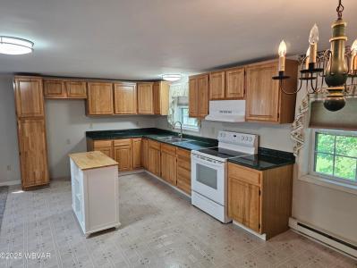 16 Brook Street, Montgomery, 宾夕法尼亚州 17752, 美国