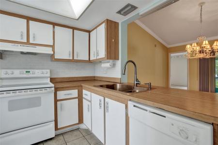 2261 SW 15th Pl, Deerfield Beach, Florida 33442, USA