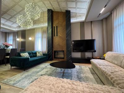 Mjull - Bathore, Tirana, Albania