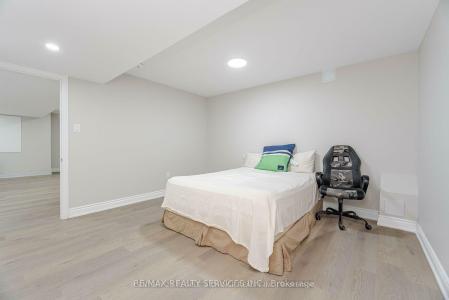 53 ASH HILL AVENUE, Caledon, Ontario L7C 4E8, Canadá