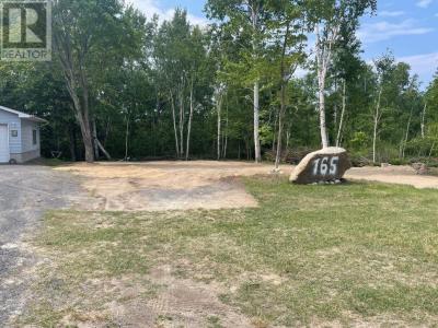 165 YOUNGFOX RD, Blind River, Ontario P0R 1B0, CANADÁ