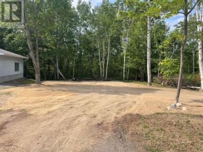 165 YOUNGFOX RD, Blind River, Ontario P0R 1B0, CANADÁ