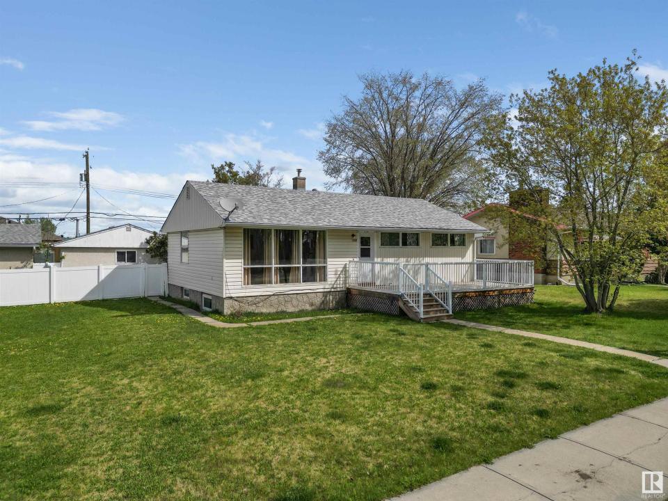 5128 49 AVENUE, Drayton Valley, Alberta T7A 1J7, Canada