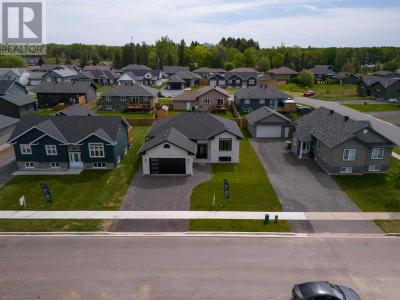 7 NOAH DR, Sault Ste. Marie, Ontario P6C 6E6, Canada