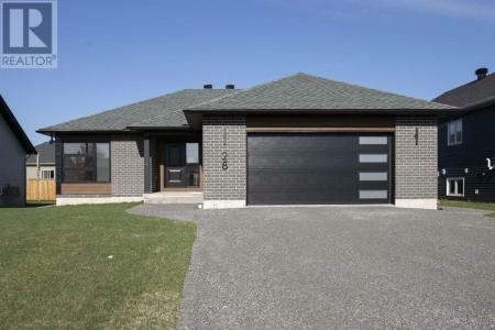 28 NOAH DR, Sault Ste. Marie, Ontario P6C 6E6, Canada