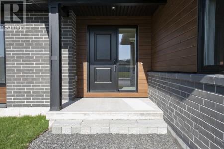 28 NOAH DR, Sault Ste. Marie, Ontario P6C 6E6, Canadá