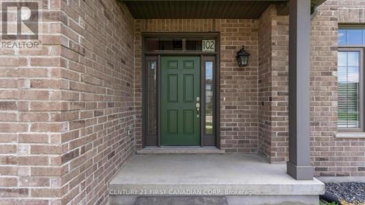 102 CAVERHILL CRESCENT, Middlesex Centre (komoka), Ontario N0L 1R0, Kanada