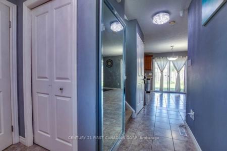 1678 BLACKMAPLE CRESCENT, London East, Ontario N5Y 6L6, Canadá
