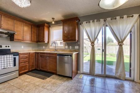 1678 BLACKMAPLE CRESCENT, London East, Ontario N5Y 6L6, Canadá