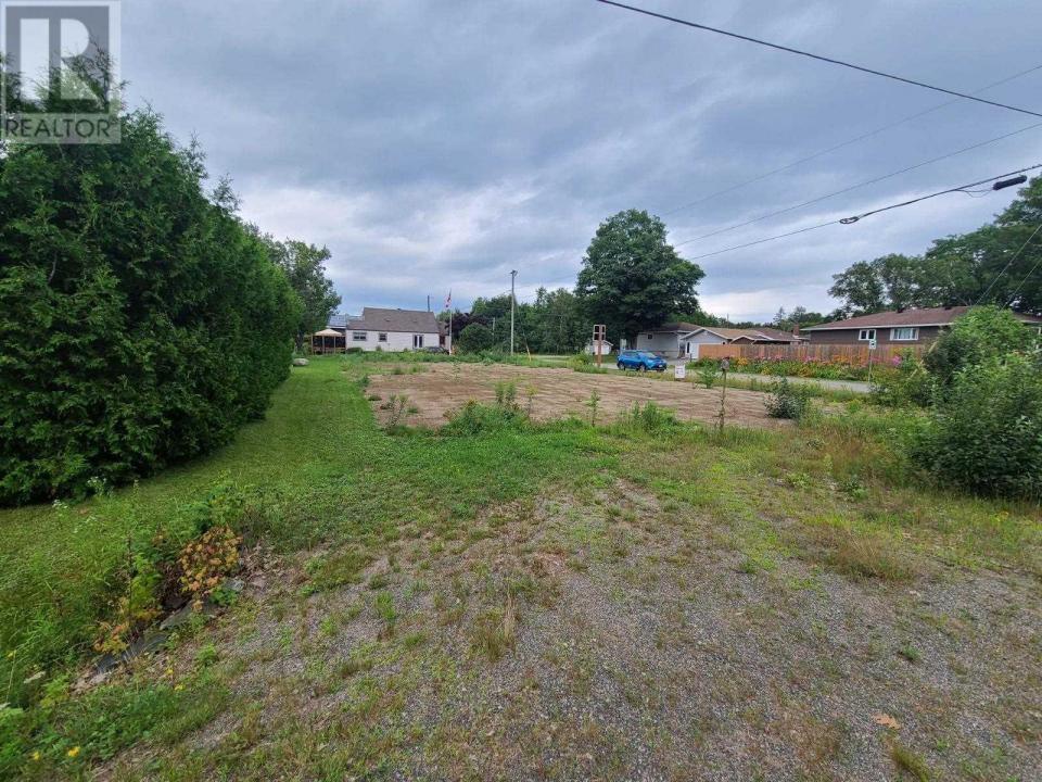 206 YOUNGFOX RD, Blind River, Онтарио P0R 1B0, Канада