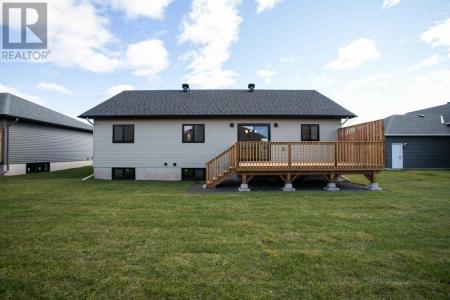 24 NOAH DR, Sault Ste. Marie, Ontario P6C 6E6, Kanada