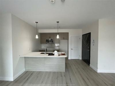 4785 WALKER ROAD, Windsor, オンタリオ N9G 0E3, カナダ