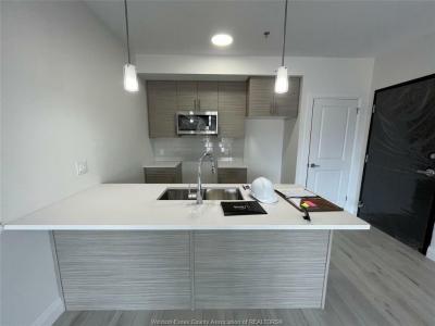 4785 WALKER ROAD, Windsor, オンタリオ N9G 0E3, カナダ