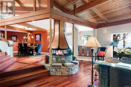 2248 ARBUTUS ROAD, Saanich, British Columbia V8N 1V3, Canada