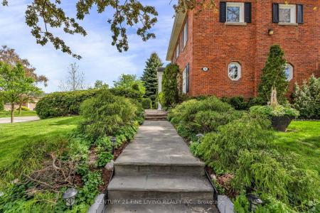 30 NORGROVE CRESCENT, Toronto, Ontario M9P 3C6, Canadá