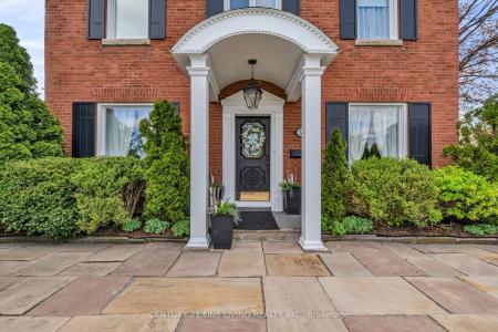 30 NORGROVE CRESCENT, Toronto, Ontario M9P 3C6, Canadá