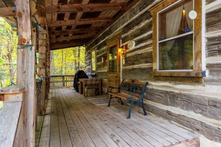 42  Cer. de St-Anton, Lac-Sainte-Marie, Quebec J0X 1Z0, Canada